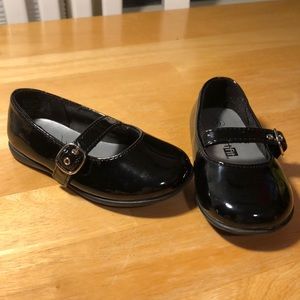Girls toddler black shiny dress shoes